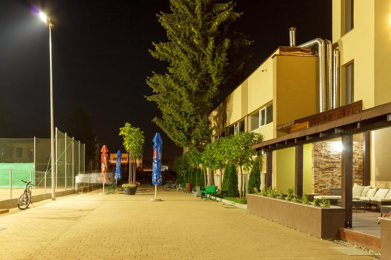 Ymy Hotels Targu Jiu Târgu Jiu Exterior foto